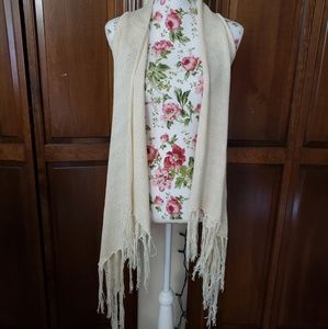 Body centeral sleevles cardigan small